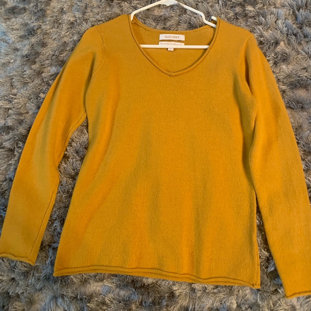 Ellen Tracy Mustard sweater in S